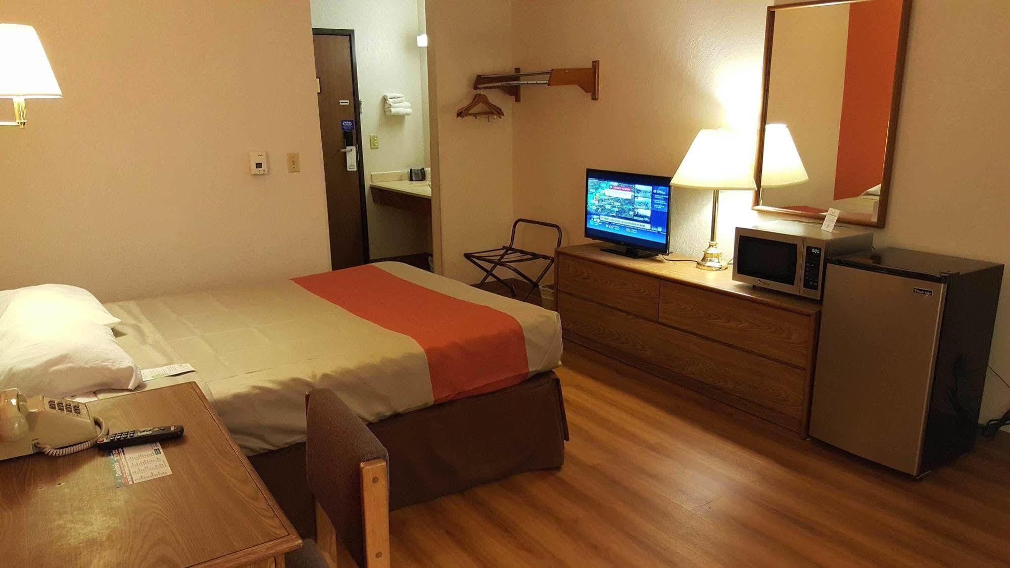 Motel 6-Saukville, Wi Экстерьер фото